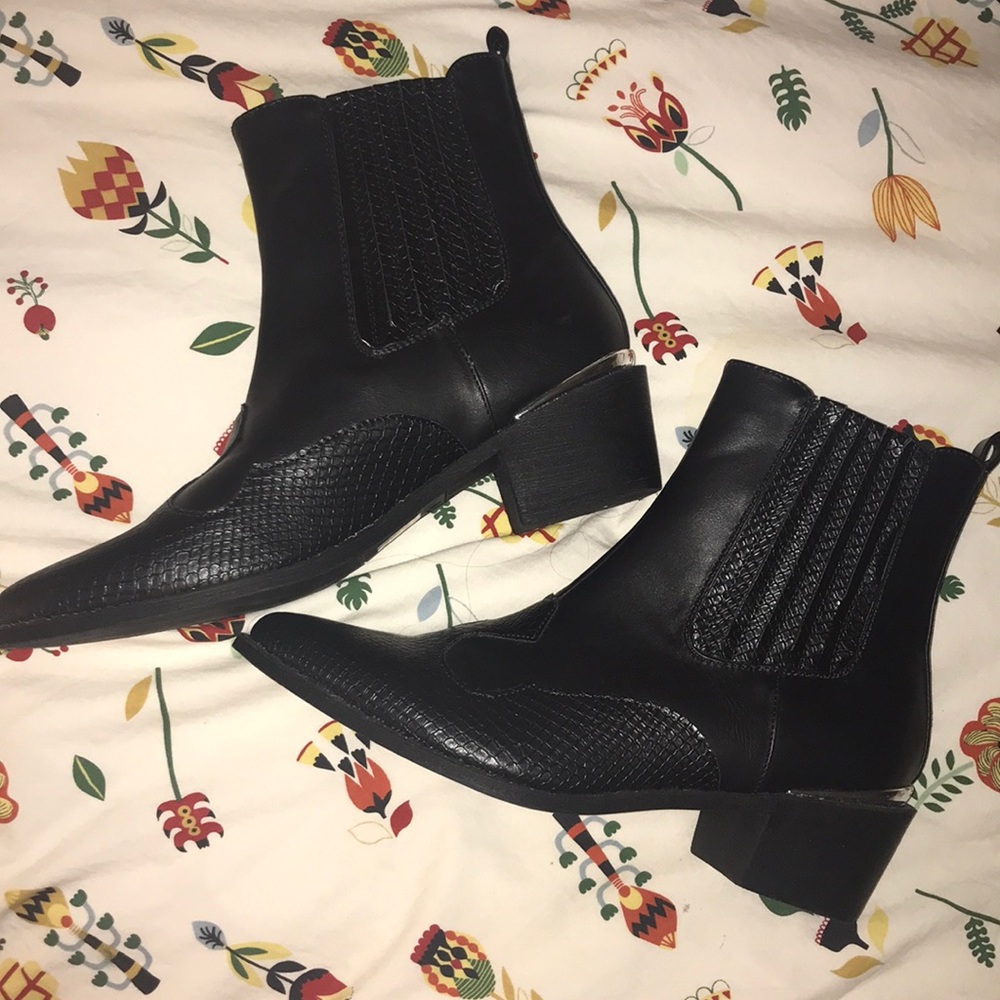 Black Western Style Boots